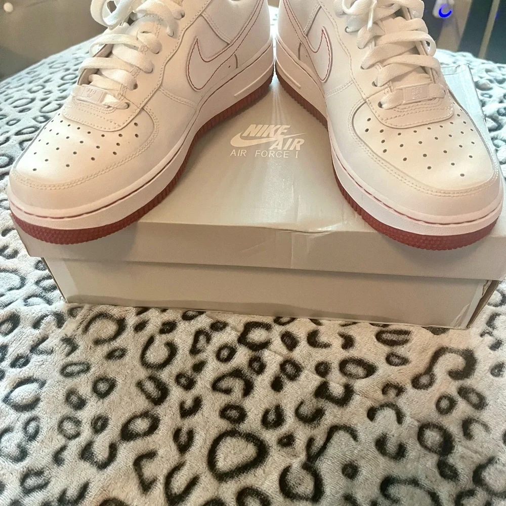 Nike Kids White and Red Sneakers - Picture 5 of 5